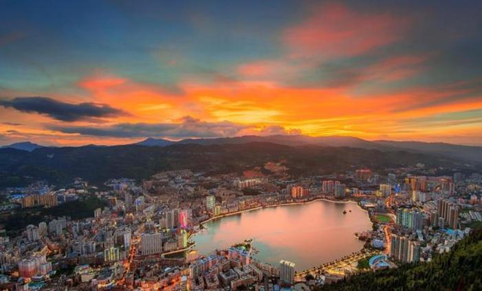 適合躺平的云南小城?7W買房,5點(diǎn)下班,每年卻有許多人想離開